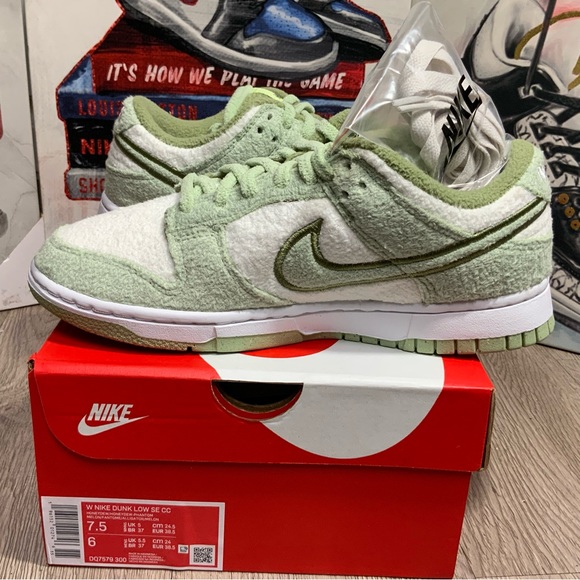 New Nike Dunk Low “Honeydew Fleece” Women’s size 7W DQ7579-300 - Picture 3 of 11